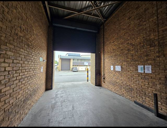 350M² WAREHOUSE TO LET IN MEADOWDALE